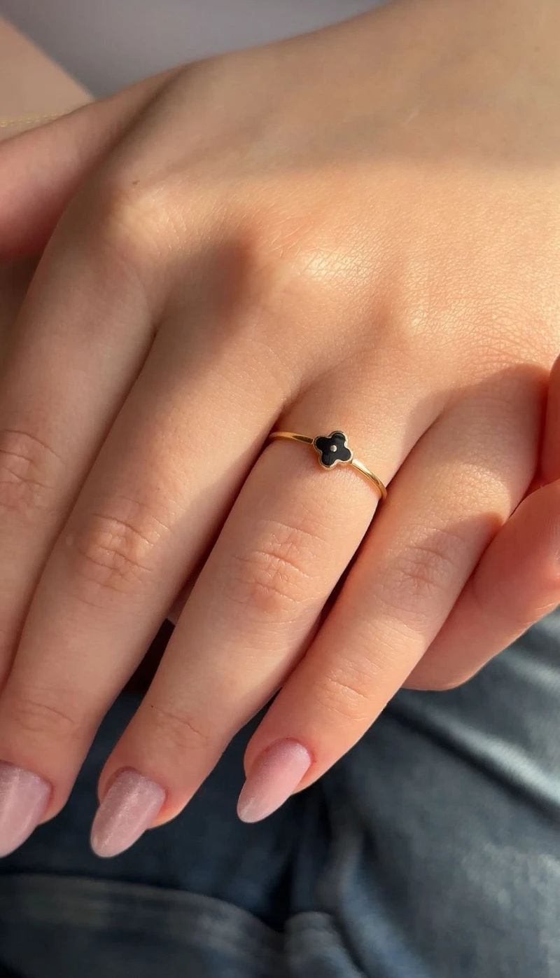 Rounded Petite Clover Ring