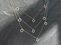 3 Glowing Clover Necklace