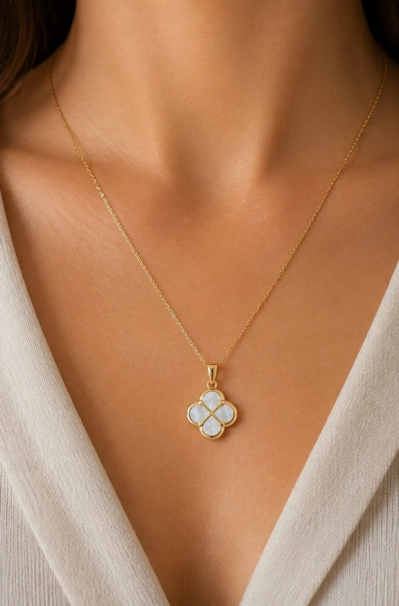 Gleaming Clover Mother-of-Pearl Necklace