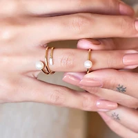 Dainty Pearl Ring
