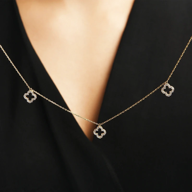3 Glowing Clover Necklace