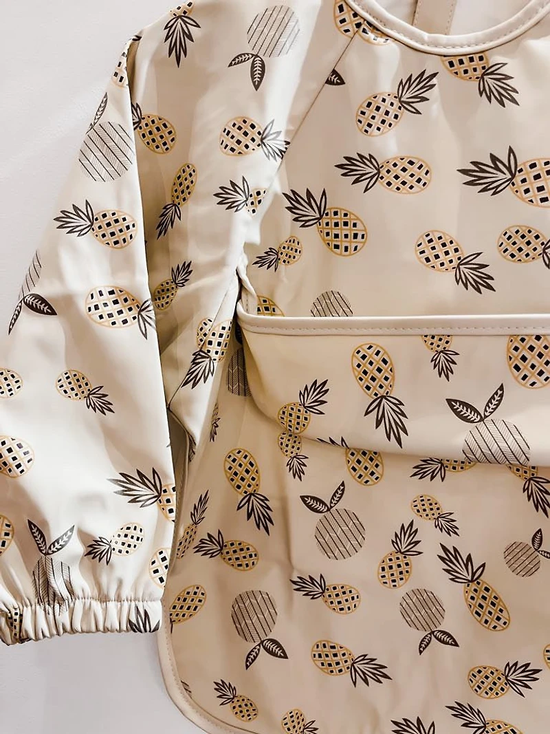 Long-sleeved bib