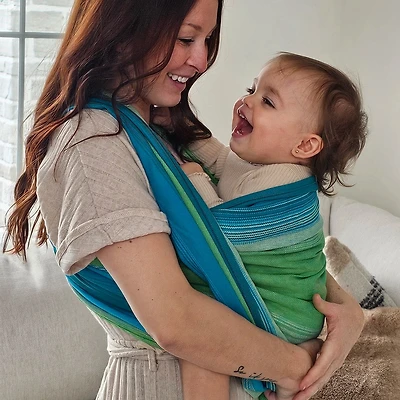 Traditional & ergonomic woven baby sling