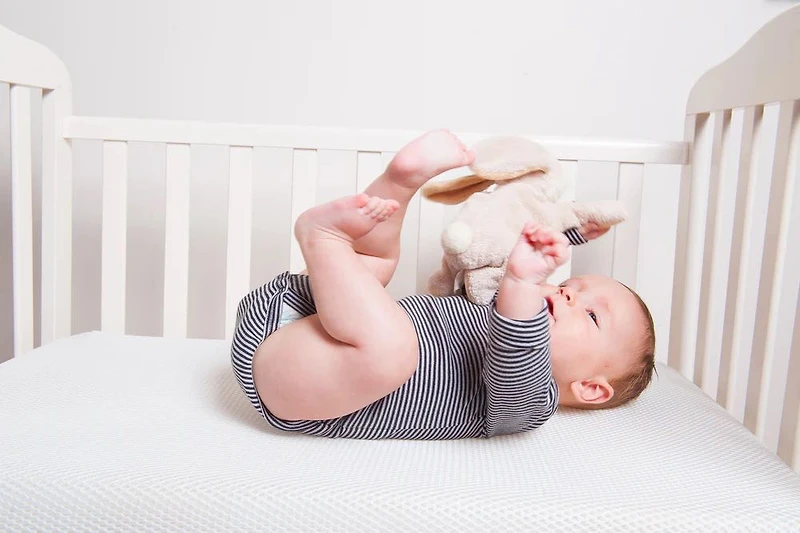Breathable mattress for bassinet