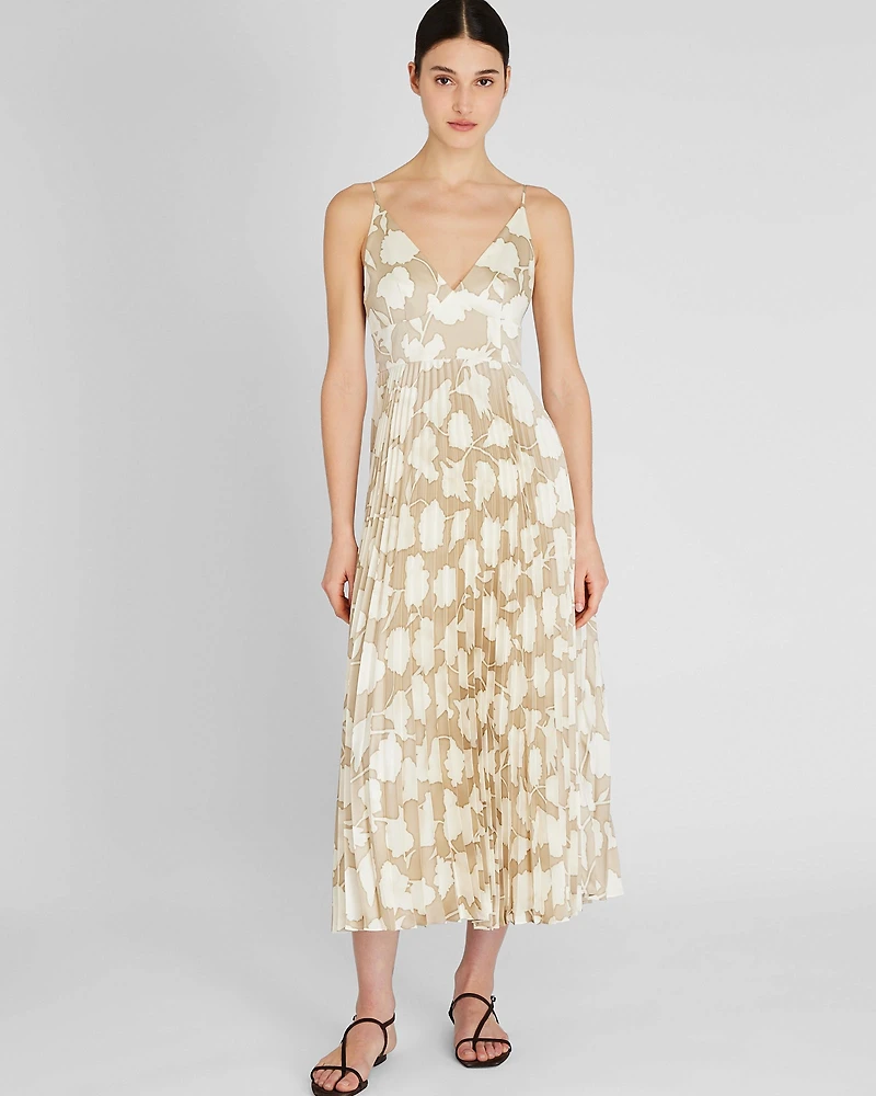 V-Neck Pleated Maxi Dress