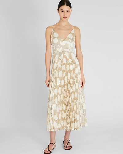 V-Neck Pleated Maxi Dress