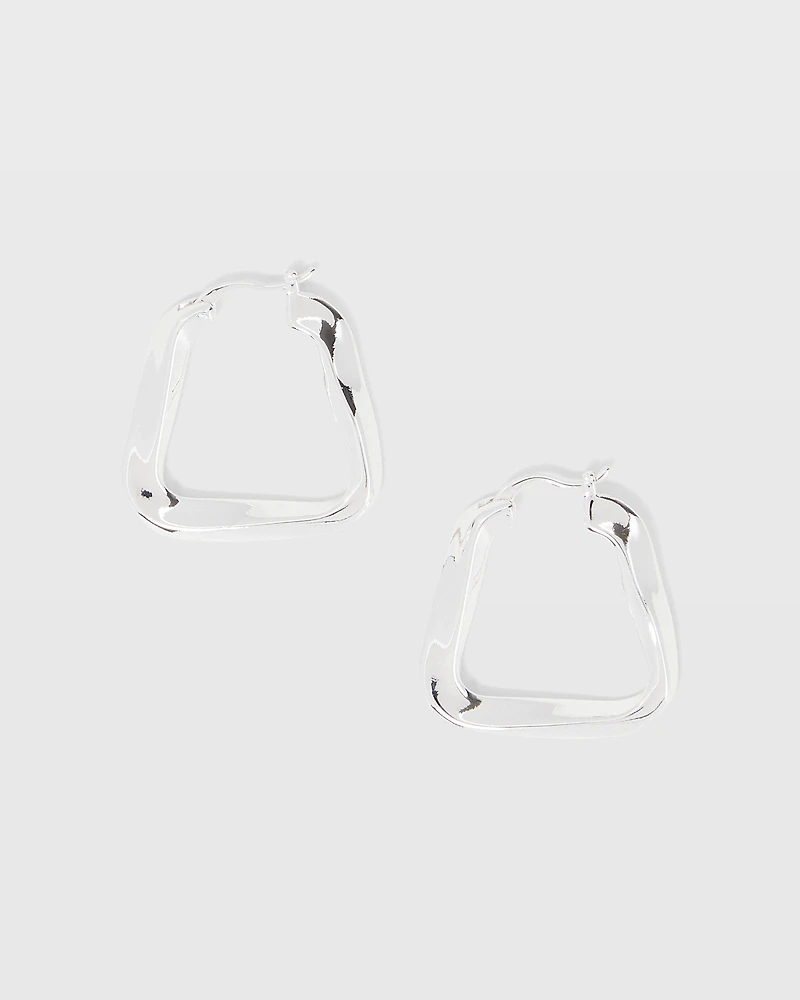 Twisted Triangle Hoops