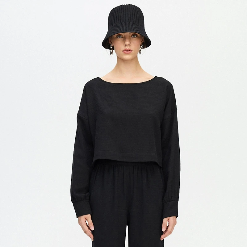 Flat Black Crop Blouse