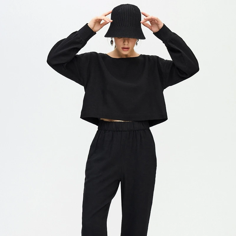 Flat Black Crop Blouse