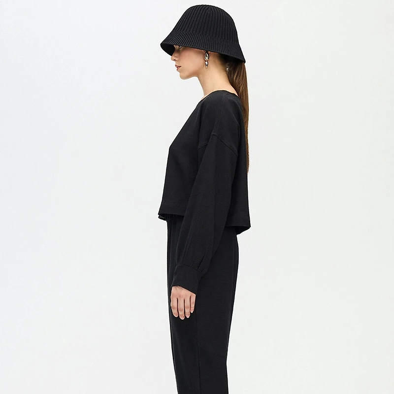 Flat Black Crop Blouse