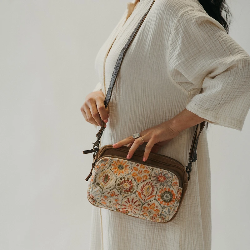 Addison Wristlet