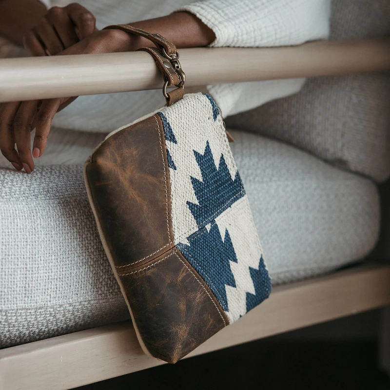 Crosby Pouch