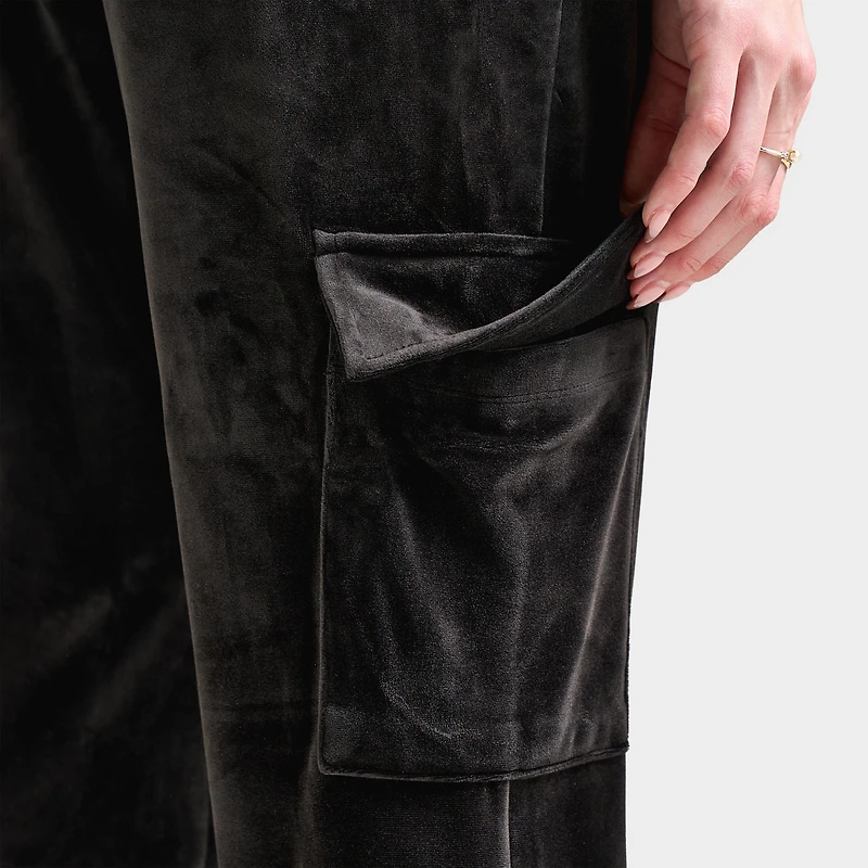 Juicy Couture Women's Velour Cargo Pant / Black