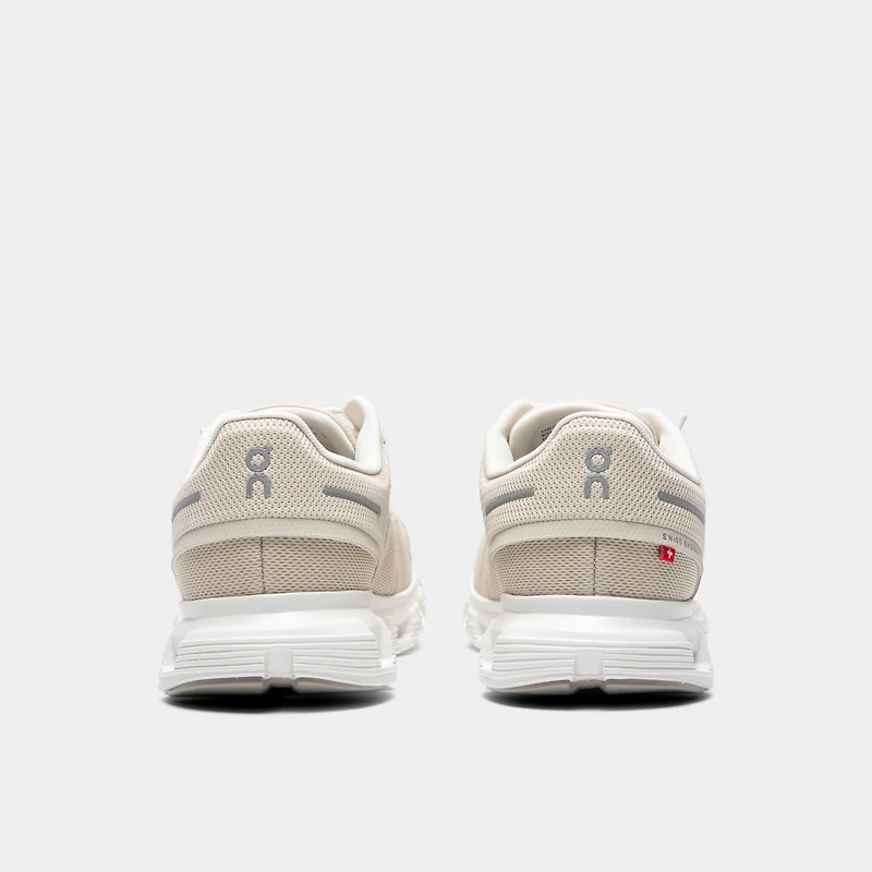 On Women's Cloud 6 Pearl / White