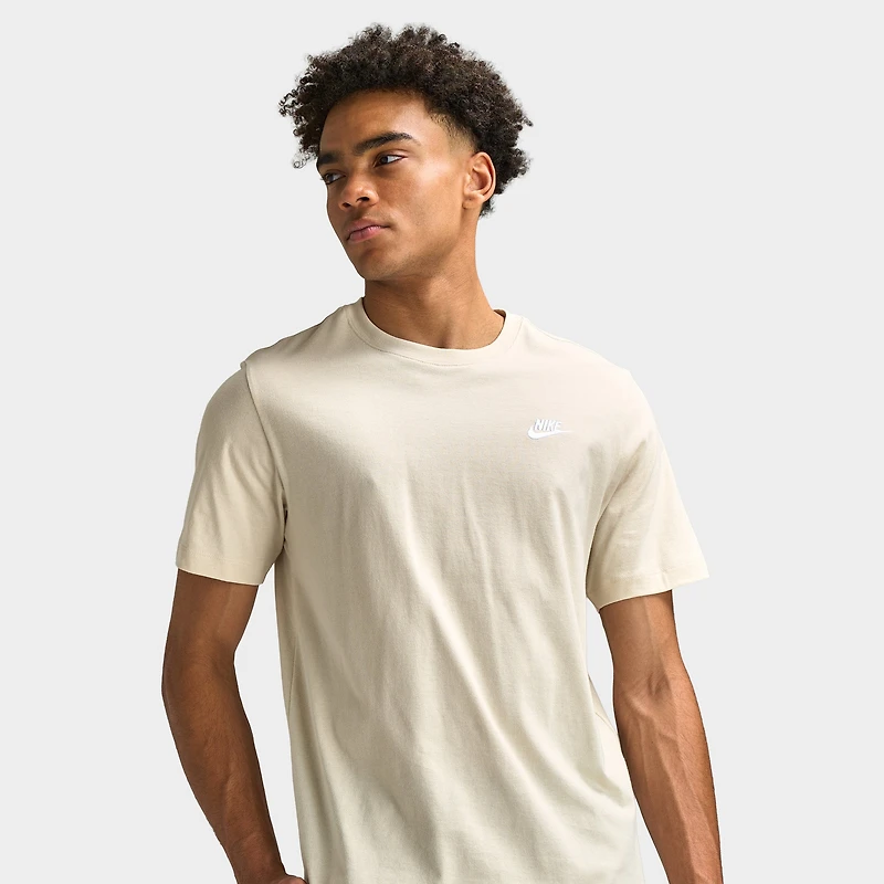 Nike Sportswear Club T-Shirt / Brown