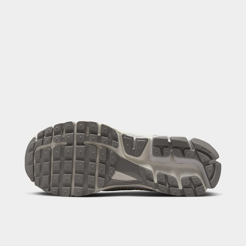 Nike Vomero Off White / Silver