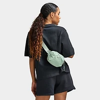 Nike Femmes Aura Sac Banane (2 L) / Steam