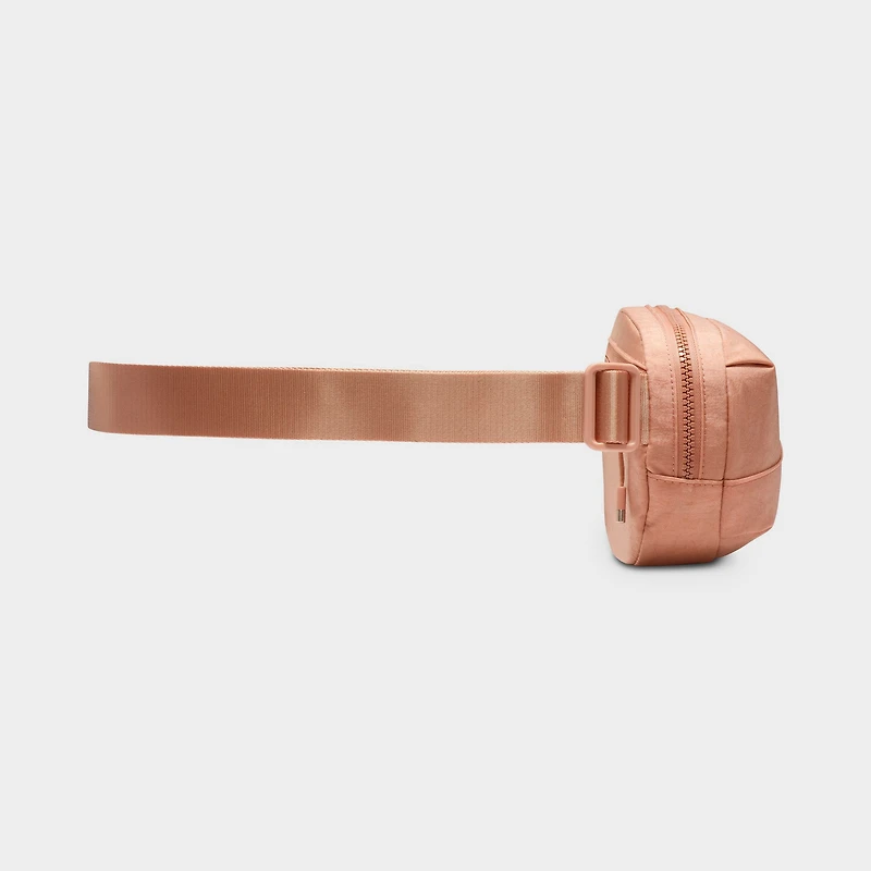Nike Women's Aura Crossbody Bag (2L) / Gold