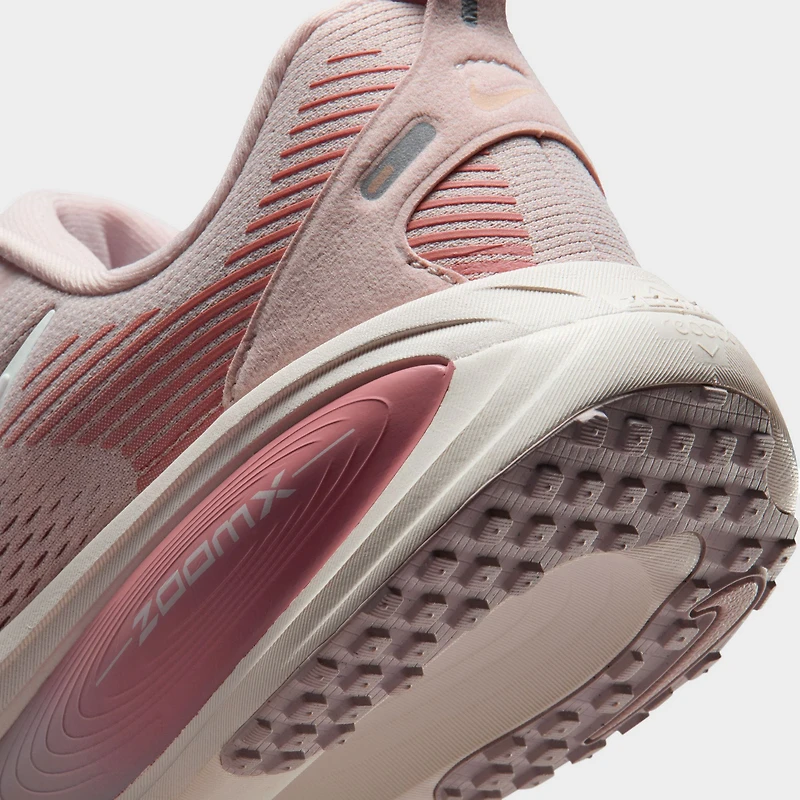 Nike Femmes Vomero 18 Rouge limon/craie - poussière d'étoile