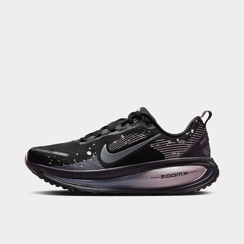 Nike Femmes Vomero 18 Noir/Gris foncé métallisé - Violet caverne