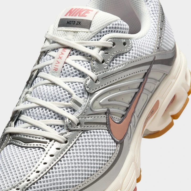 Nike Femmes Air Max Moto 2K Blanc/rouge bronze métallisé - Argent métallique