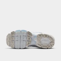 Nike Femmes Air Max Moto 2K Blanc / Argent métallique - Teinte Bleu