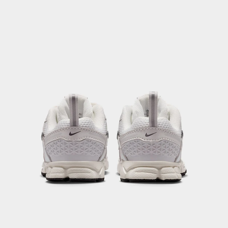 Nike Vomero 5 TD Poussière de Photons / Grille Chromée - Voile