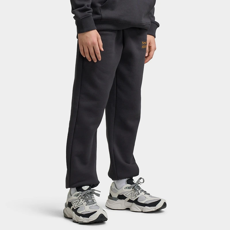 New Balance Junior Pantalon de jogging avec logo linéaire superposé / Caviar Bl