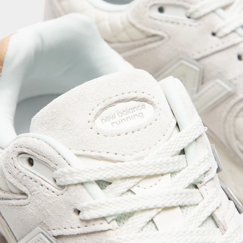 New Balance 2002R Tan /