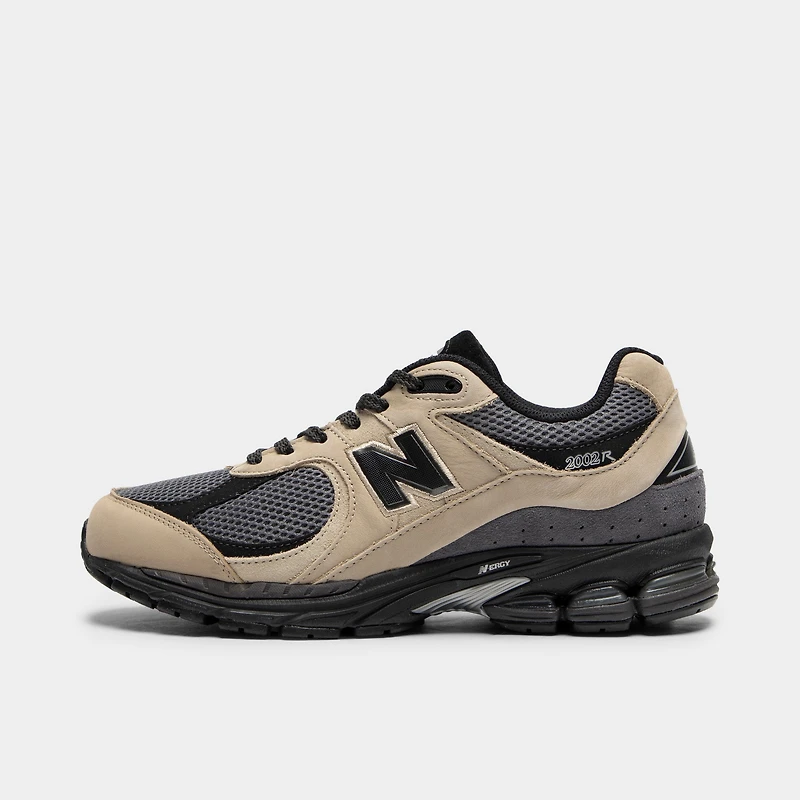 New Balance 2002R Black / Brown