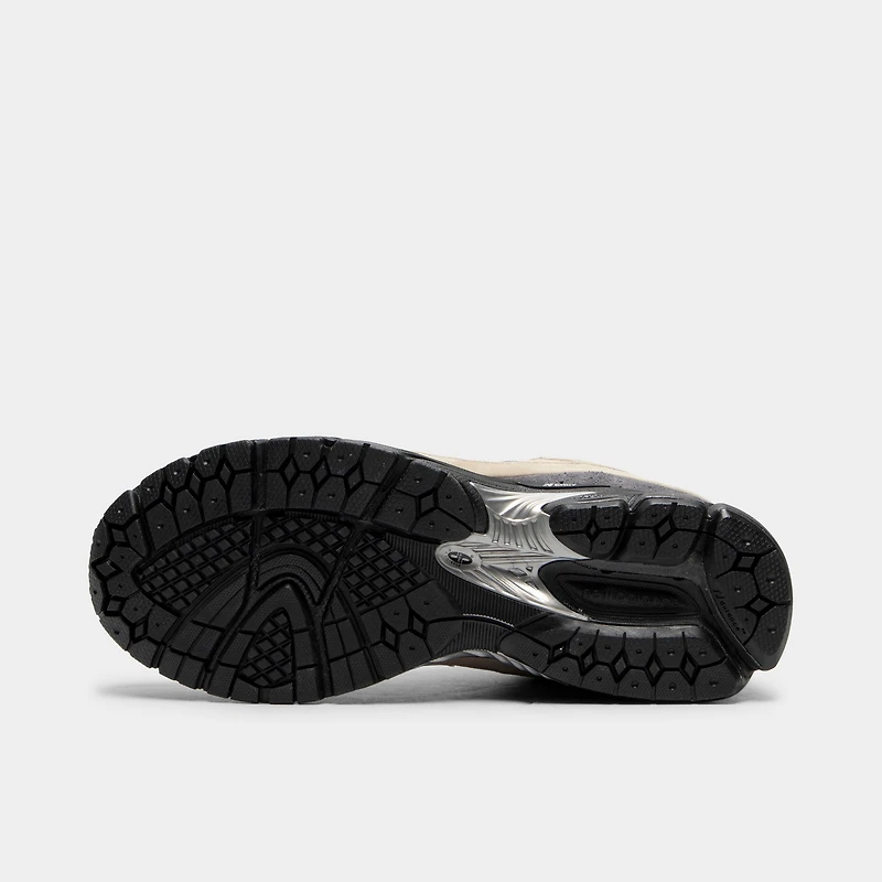 New Balance 2002R Noir / Marron