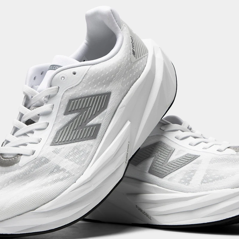 New Balance Fuelcell Rebel v5 pour femme / Blanc