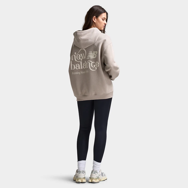 New Balance Women's Script Graphic Hoodie / Brown
