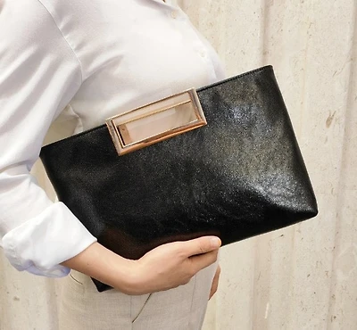 90158 The Brief Clutch