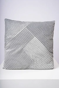 19" x 19" Shopia Cushion