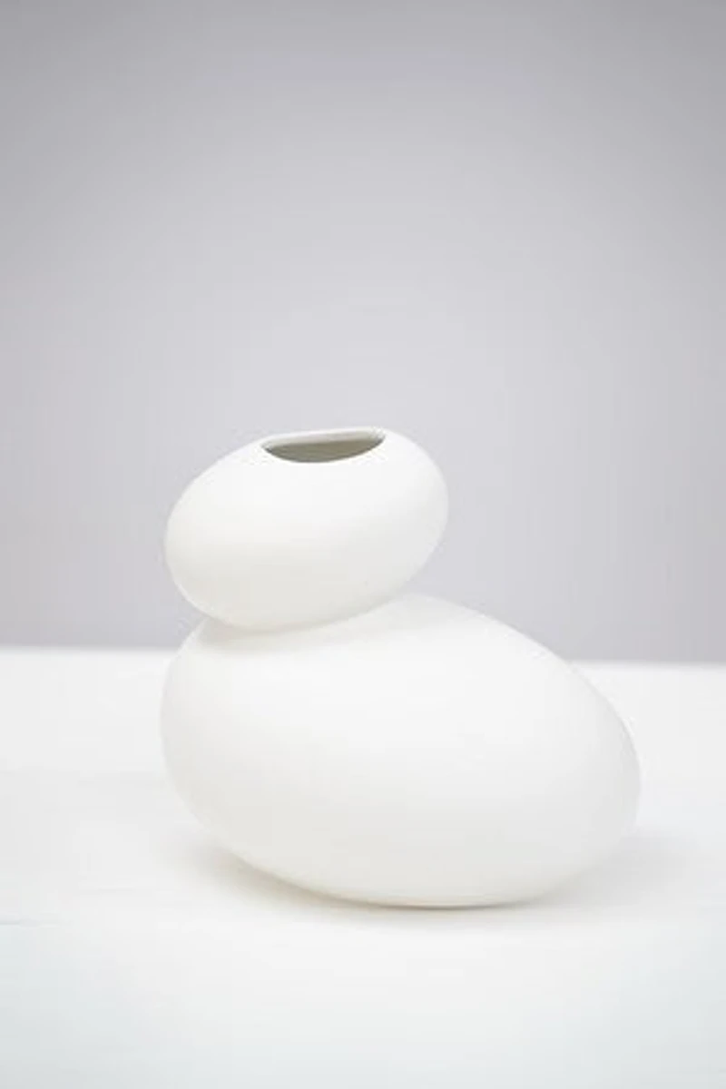 7" WHITE MATTE VASE