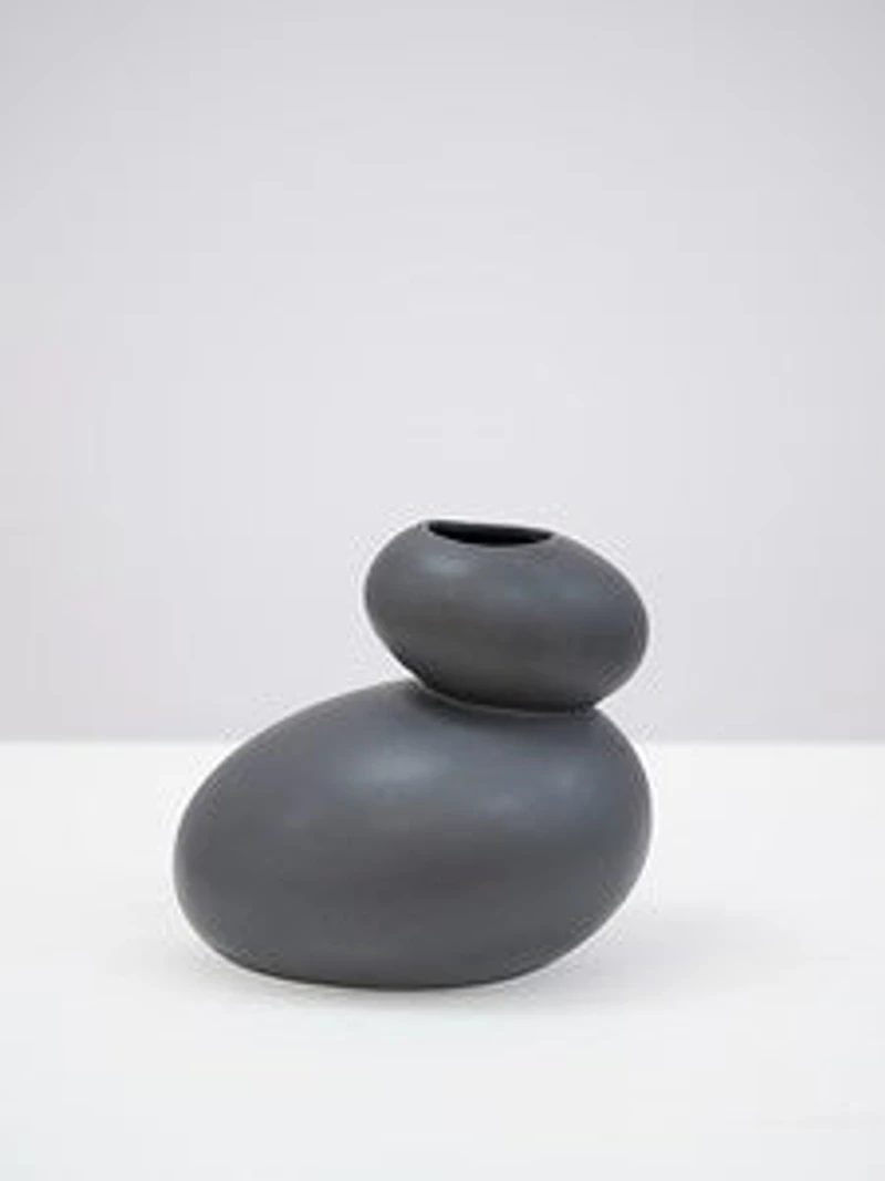7" BLACK MATTE VASE