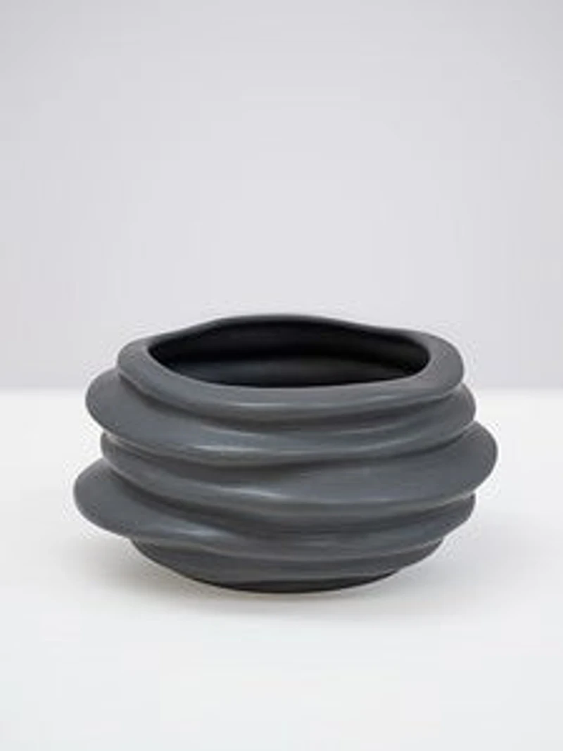 4" BLACK MATTE VASE