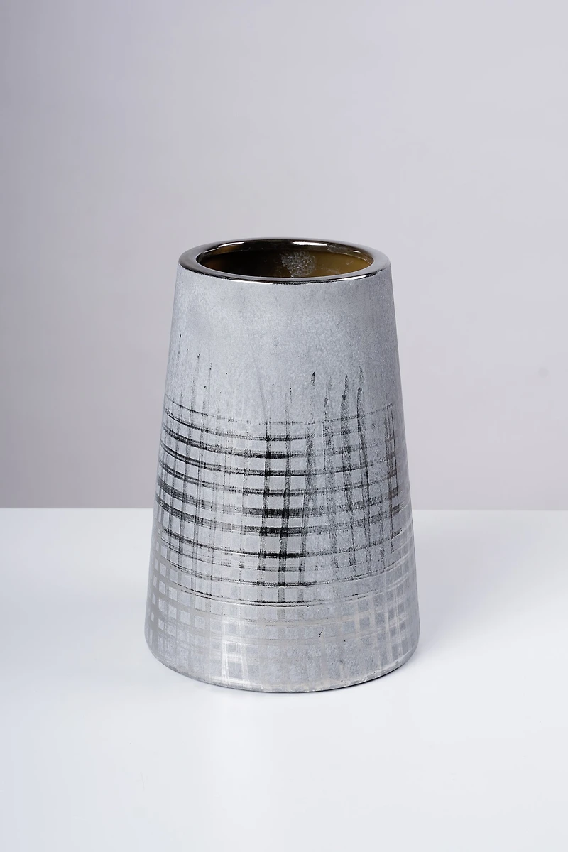 9" Vase Cement w/Silver