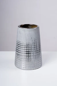 9" Vase Cement w/Silver