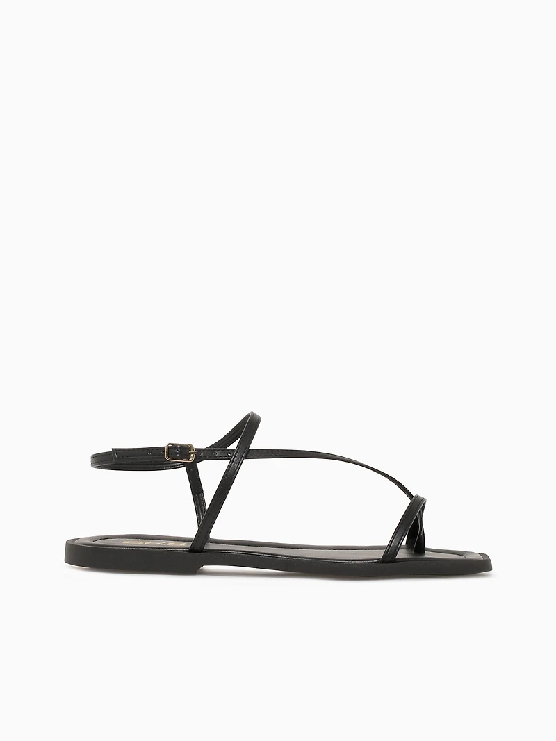Lucila Black Smooth