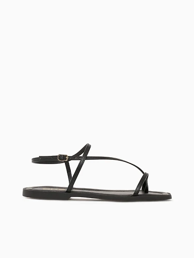 Lucila Black Smooth