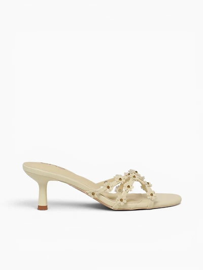 Aveline Light Yellow Smooth