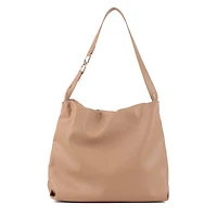 Riona Donna Hobo