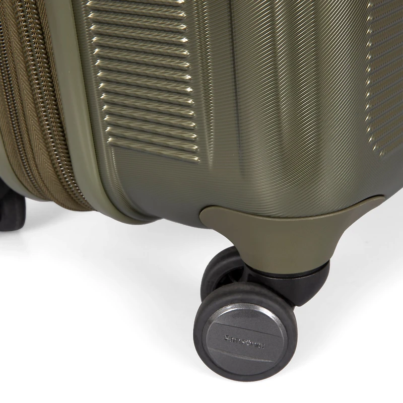 Kenya Hardside 26" Luggage