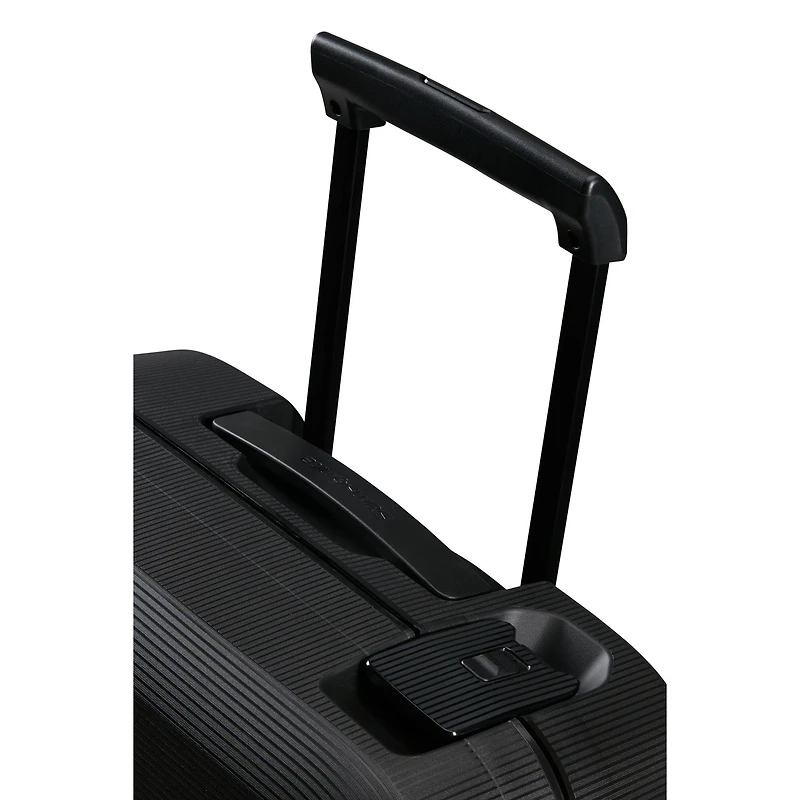 Valise de cabine rigide Magnum Eco de 21,5 po