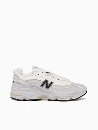 1000 Pearl Grey Suede Mesh