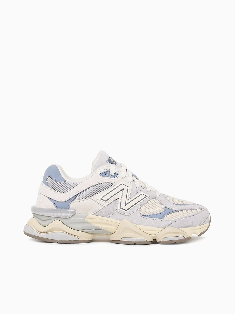 9060 Perl Grey Blue suede