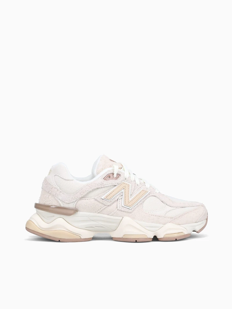 9060 Bisque Seasalt suede
