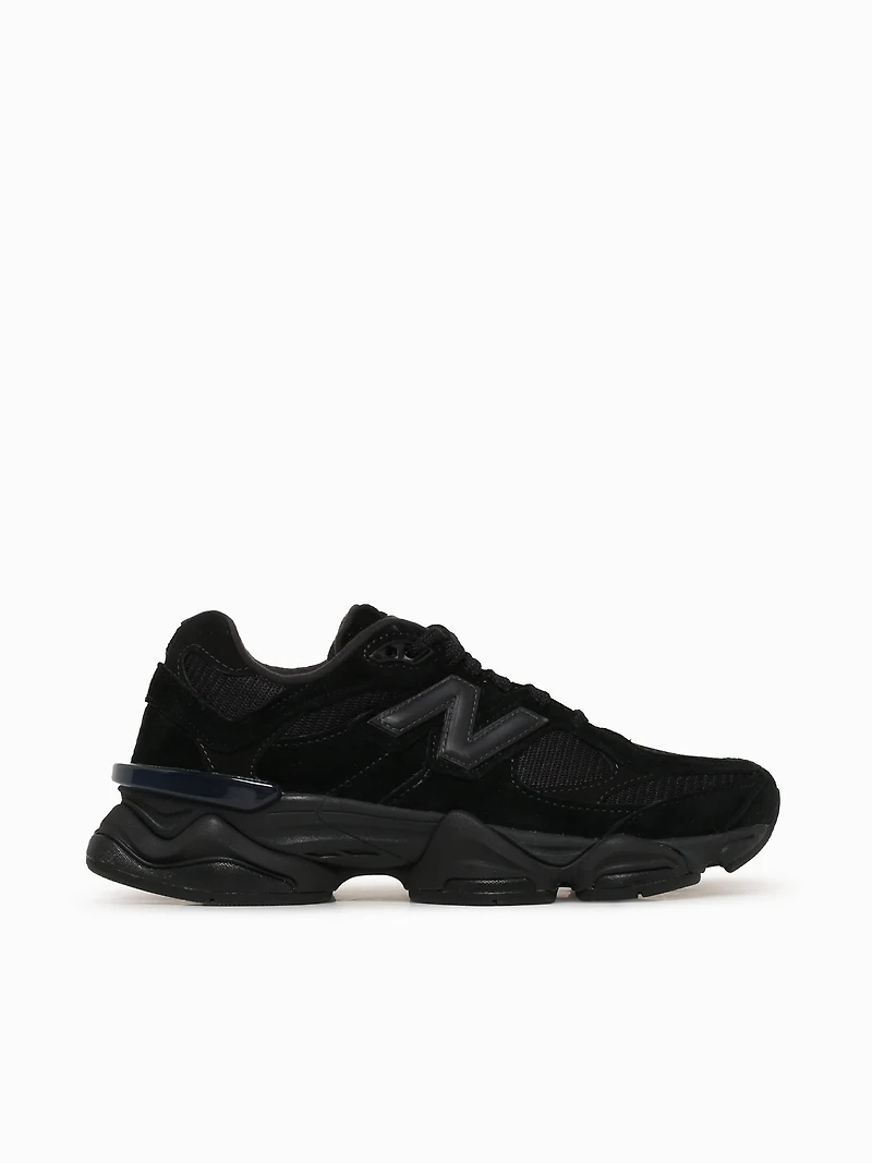 9060 Triple Black Suede